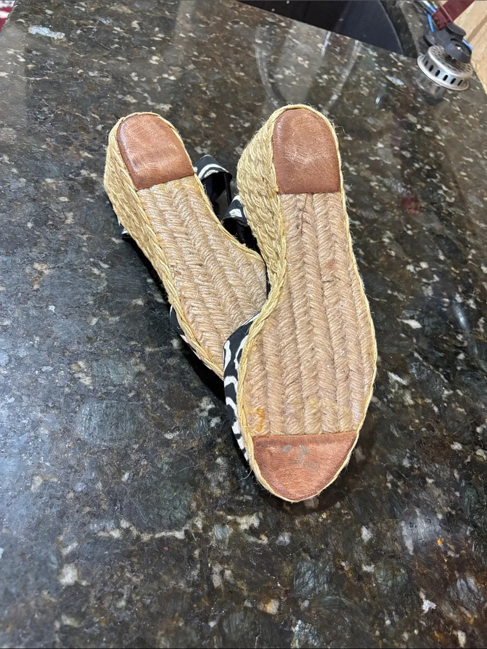 Lauren Ralph Lauren wedge sandals! Women’s 9.5
